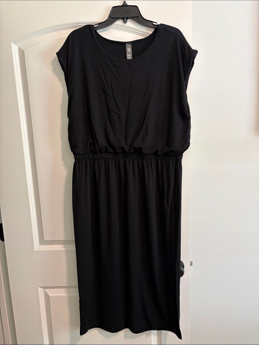 Lou & Grey Black Elastic-Waist Midi Dress
